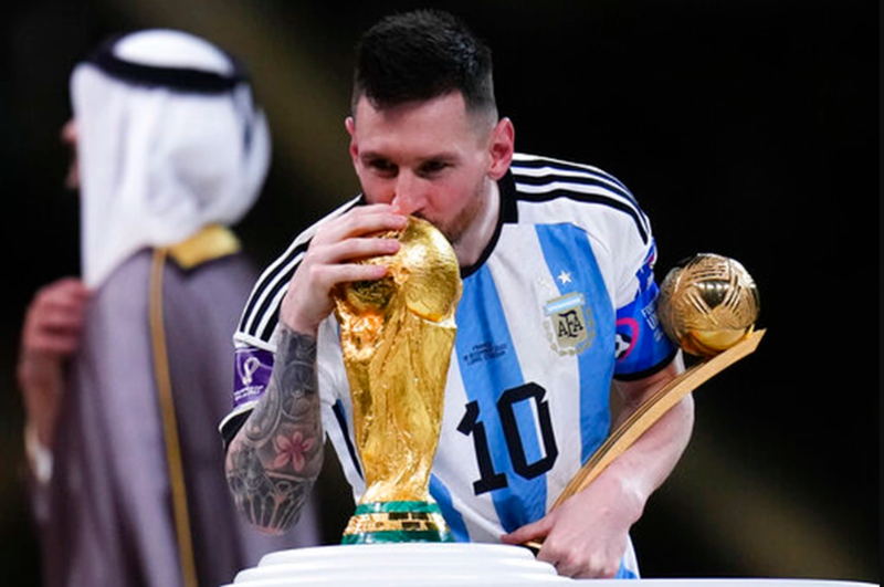 Chức vô địch 2022 đặc biệt vì Argentina lên ngôi sau 36 năm chờ đợi, hoàn tất bộ sưu tập danh hiệu đồ sộ của Messi.
