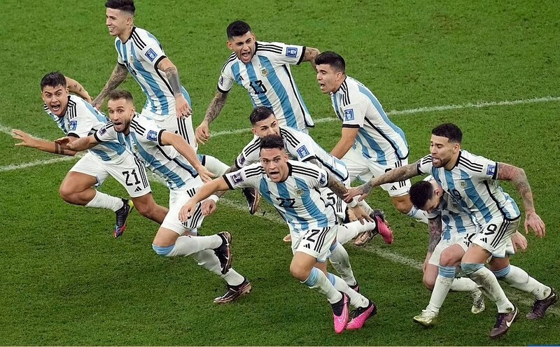 Argentina có 3 lần vô địch World Cup, xếp sau Brazil, Đức và Ý trong nhóm đội giàu thành tích nhất.